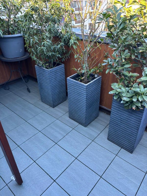 Terrassenfliese Schiefer-Optik 30x30cm aus Kunststoff