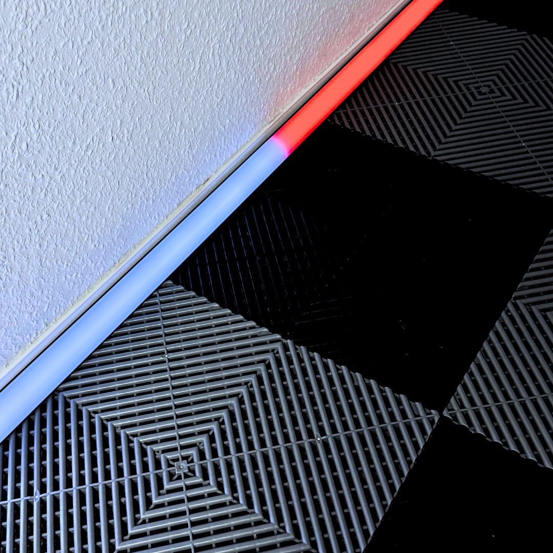 1,5 Meter Sockelleiste eloxiert mit LED Option für Garagen usw.