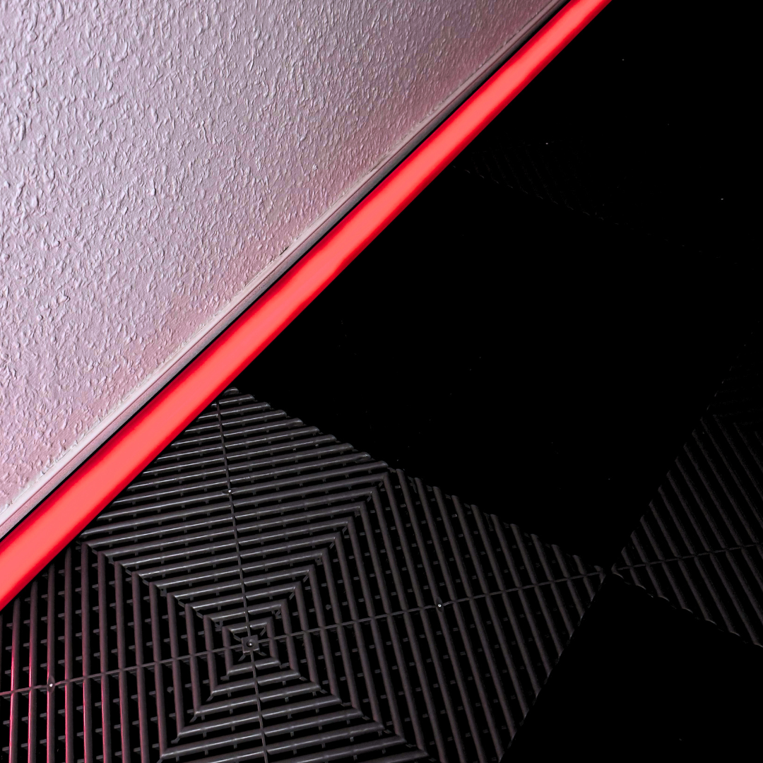 1,5 Meter Sockelleiste eloxiert mit LED Option für Garagen usw.