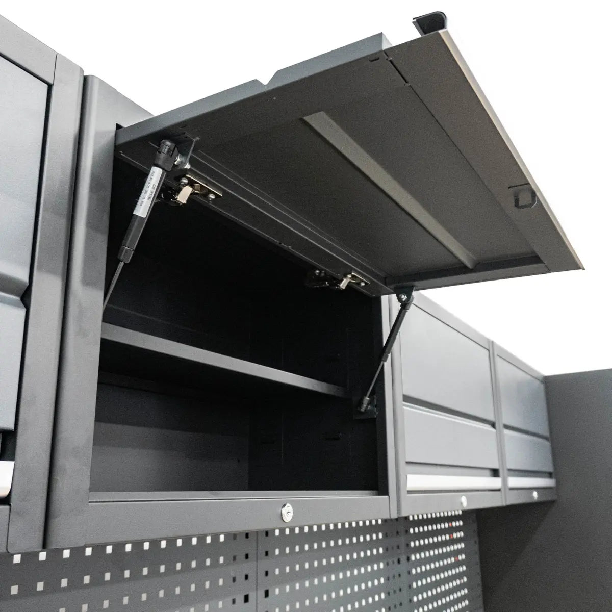 Professionelles Werkstatt Schranksystem Serie 610 16-teilig inkl. LED-Beleuchtungsset