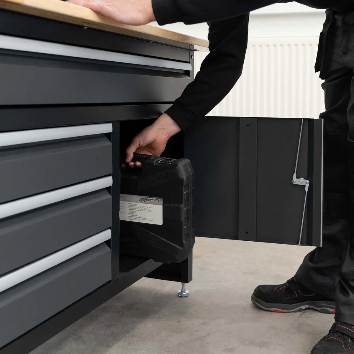 Werkbank mit 120 x 60 cm Holzarbeitsplatte