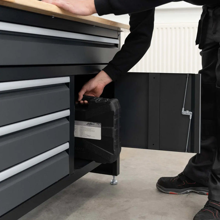Werkbank mit 120 x 60 cm Holzarbeitsplatte